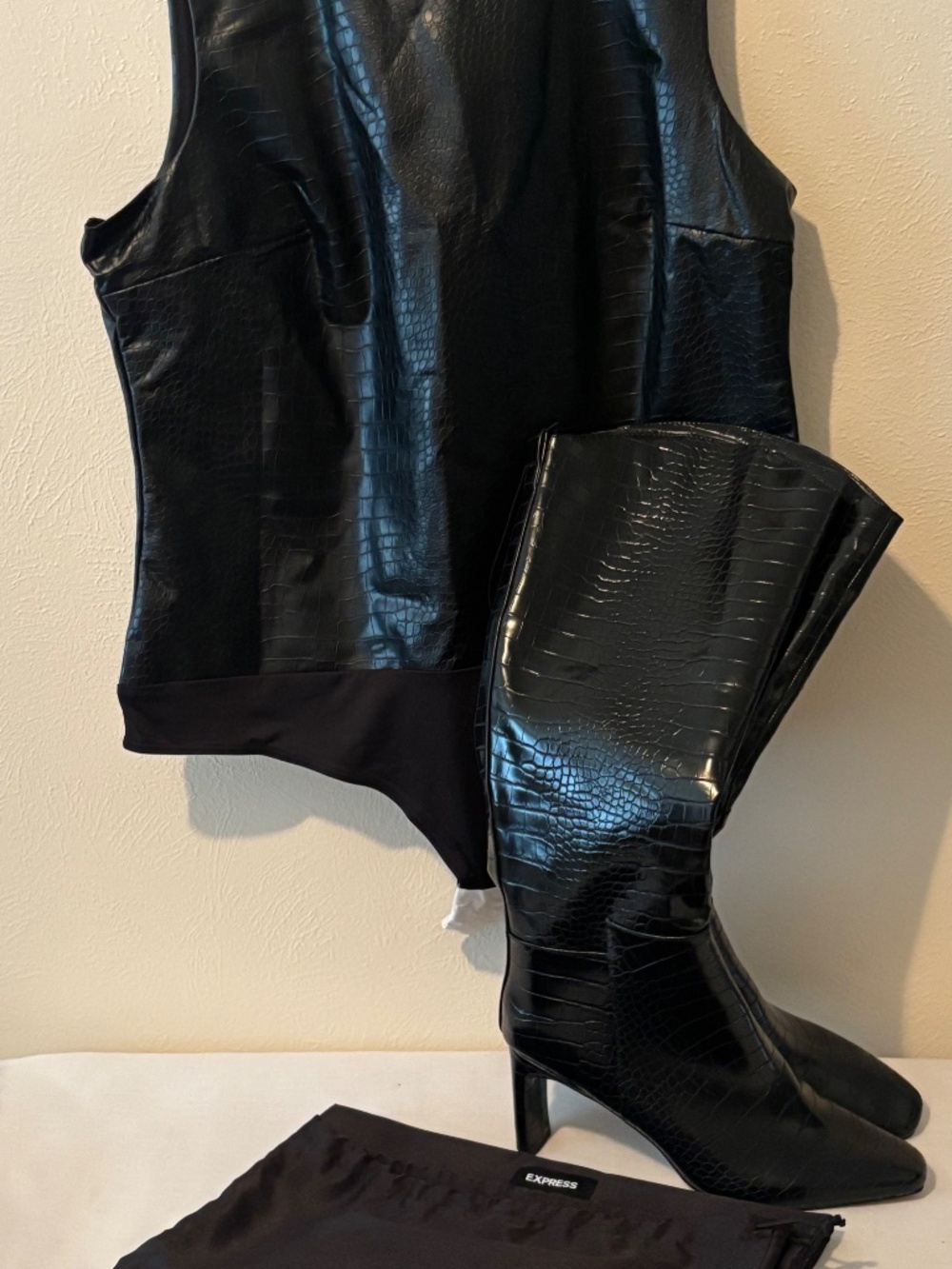 Express Ladies Body Contour Croc Faux Leather High Neck Thong Bodysuit - Size XL - Picture 6 of 7